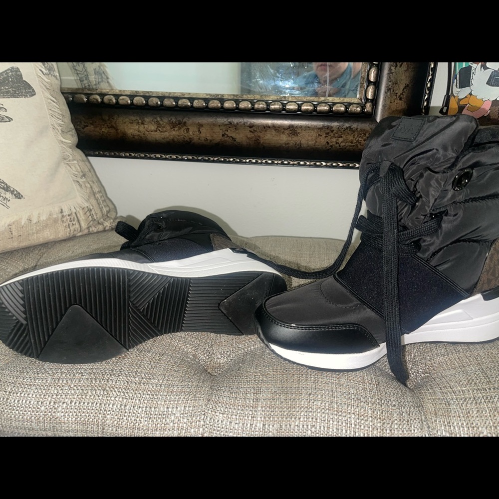 BNWT Michael Kors boots - Picture 3 of 4